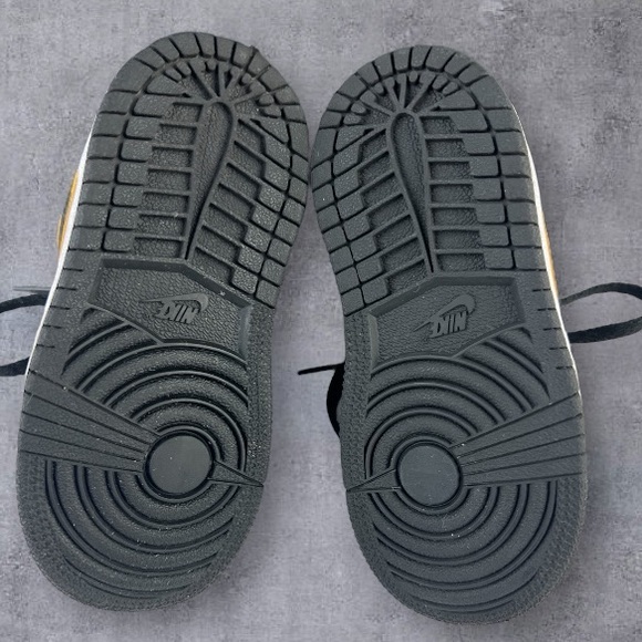 Nike Air Jordan 1 Retro Mid TD Pollen Black White 640735-177 Toddler Sz: 7c - Picture 5 of 6